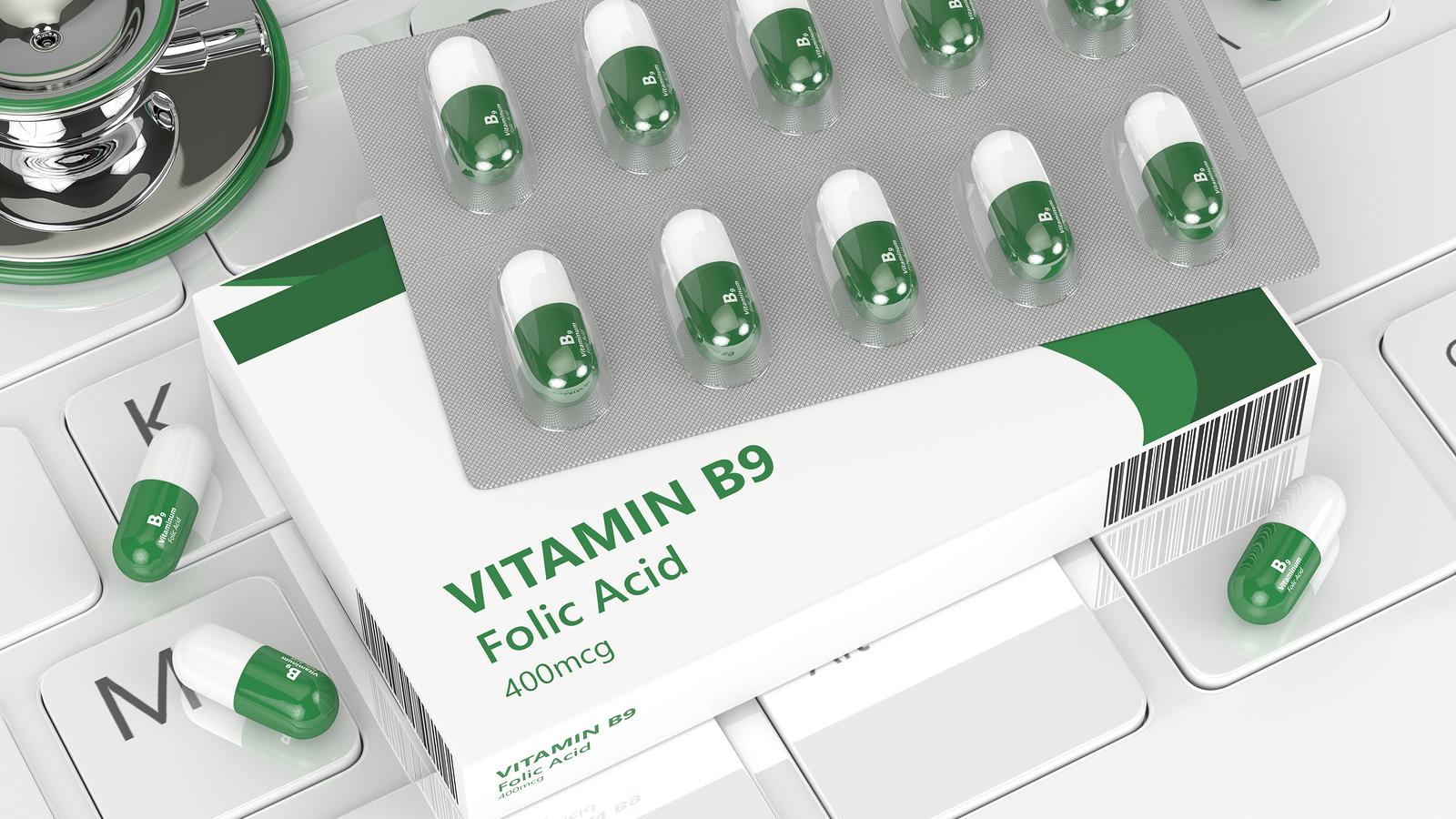 Kyselina listová je syntetická forma folátu, je to vo vode rozpustný vitamín, ktorý sa nazýva aj vitamín B9 Kyselina listová je syntetická forma folátu, je to vo vode rozpustný vitamín, ktorý sa nazýva aj vitamín B9