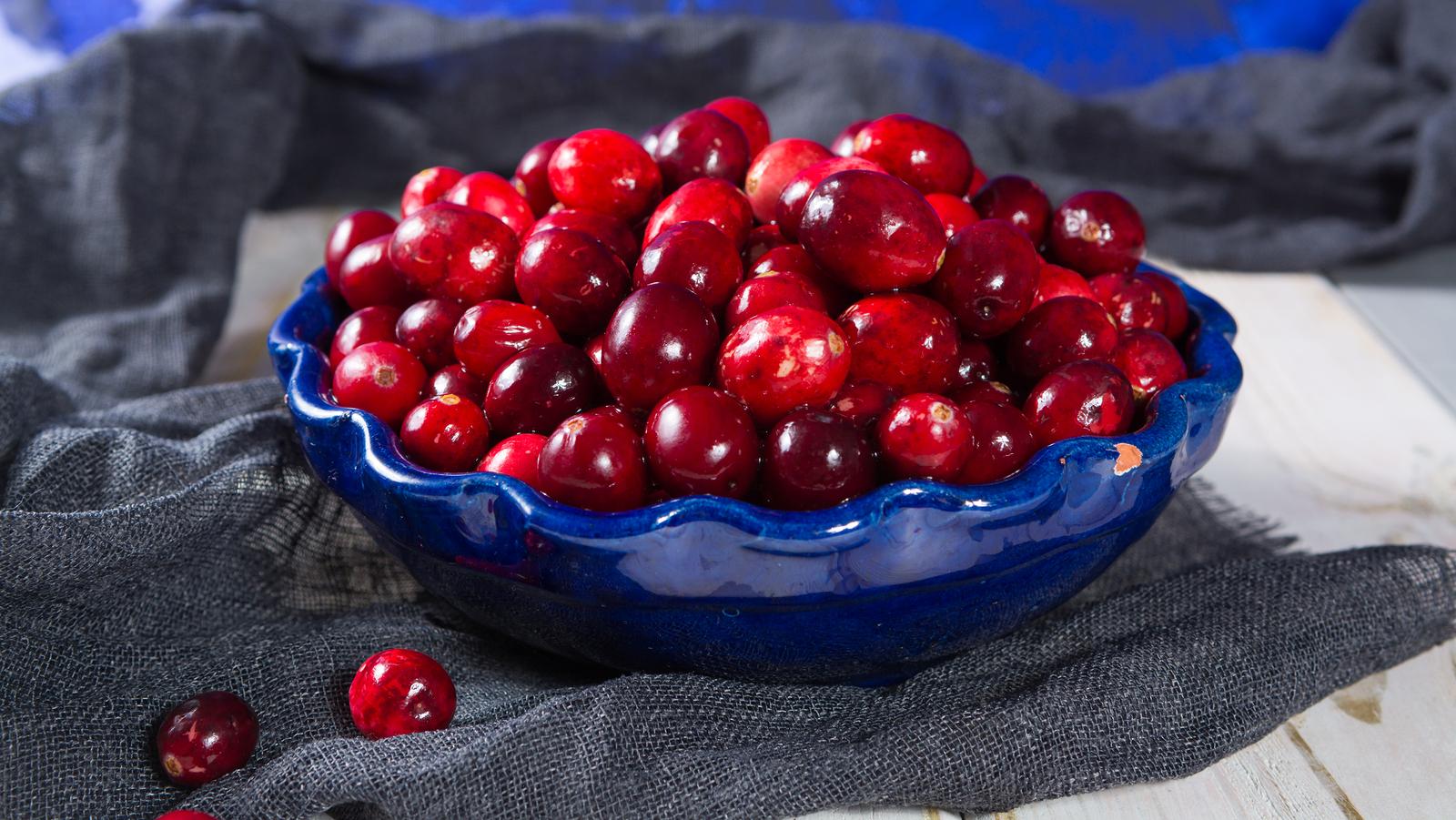 Brusnice sú vynikajúcim antioxidantom, obsahujú veľké množstvo vitamínu C, minerálnych látok a stopových prvkov