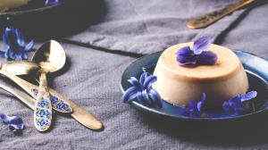 Kvety fialiek môžeme jesť a pripraviť si z nich liečivý čaj