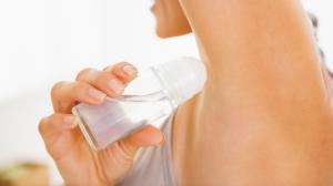 Nebezpečné antiperspiranty: naozaj spôsobujú rakovinu?
